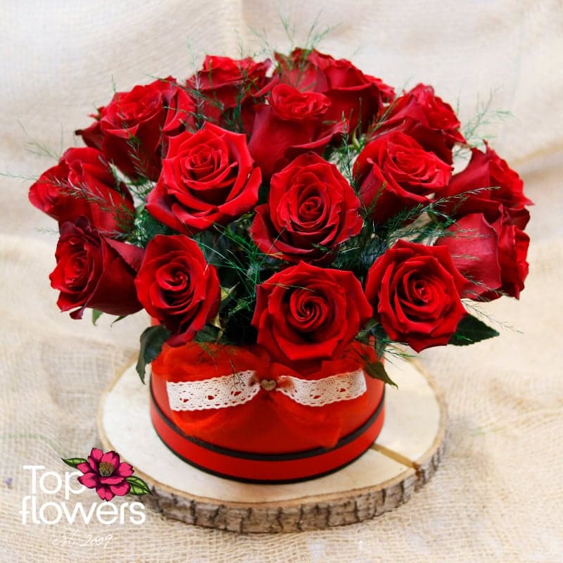 Луксозна Кръгла Аранжировка Червени Рози
