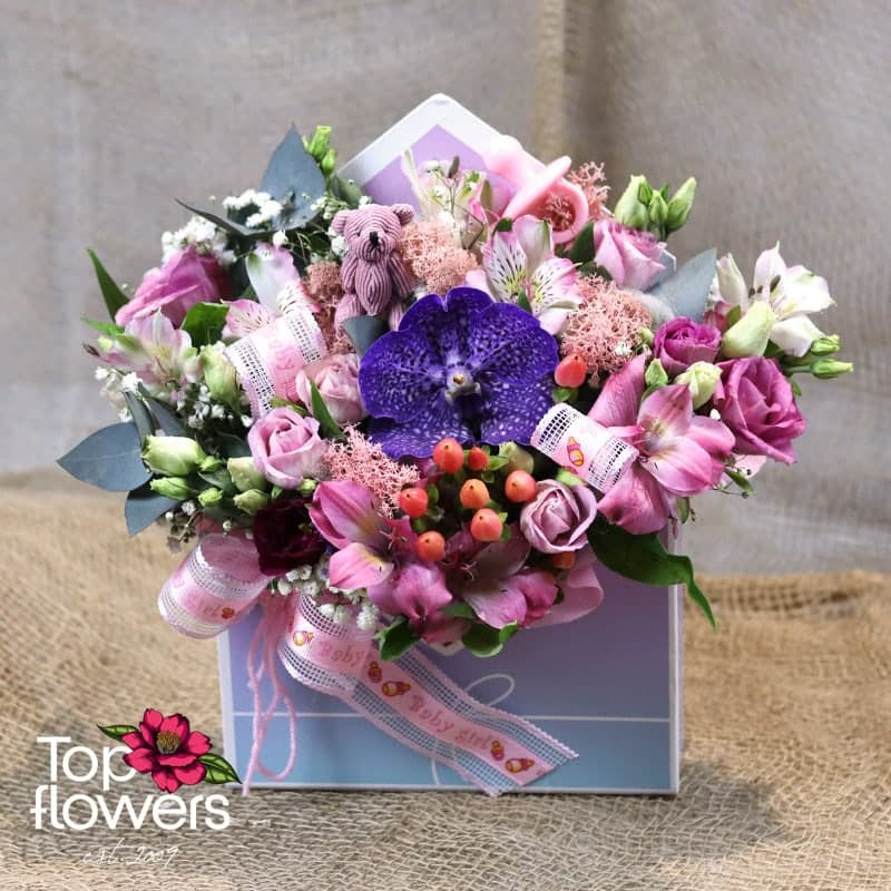 Аранжировка Орхидеи в Розова Кутия