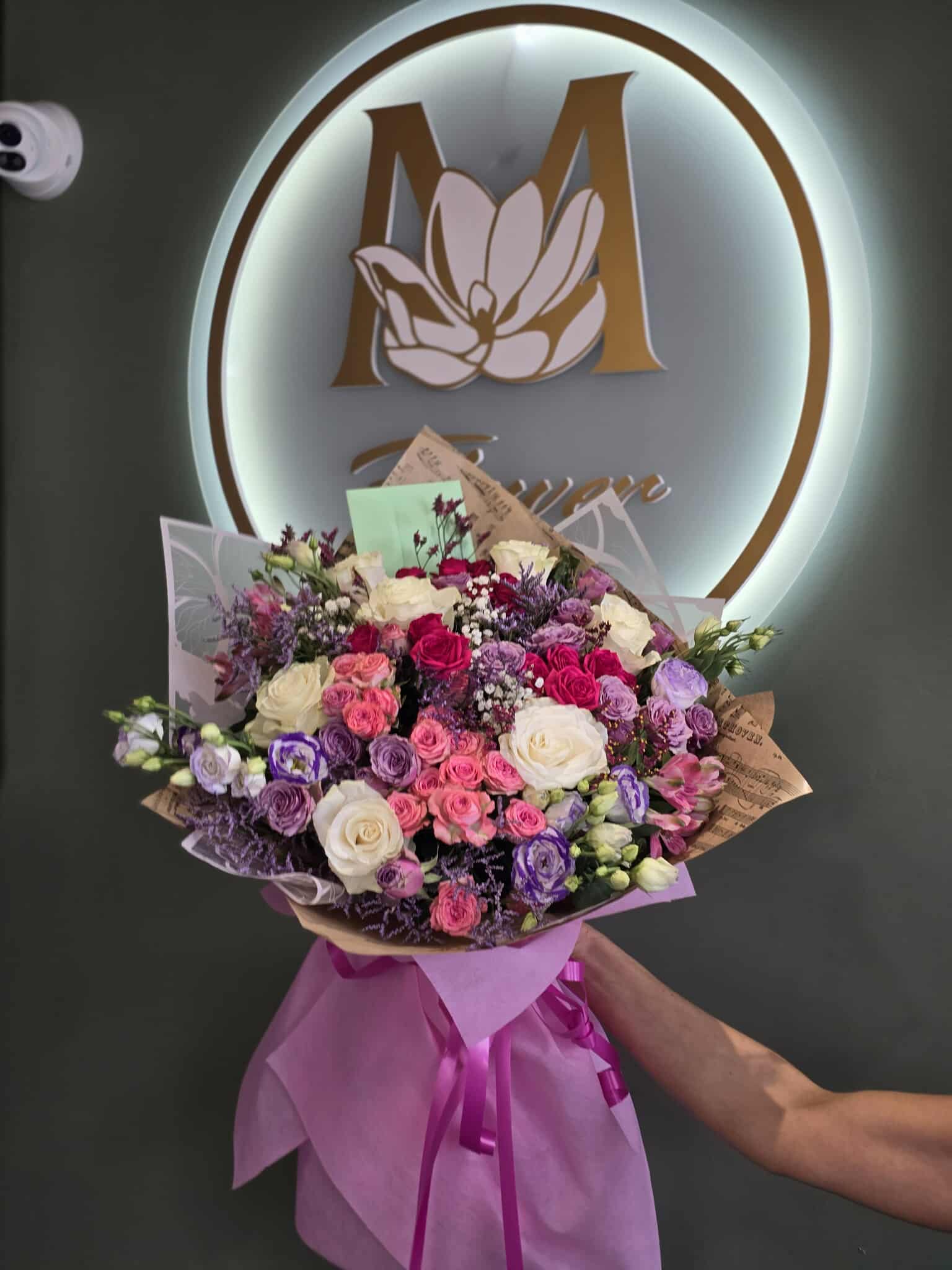 Букет Бели Лалета