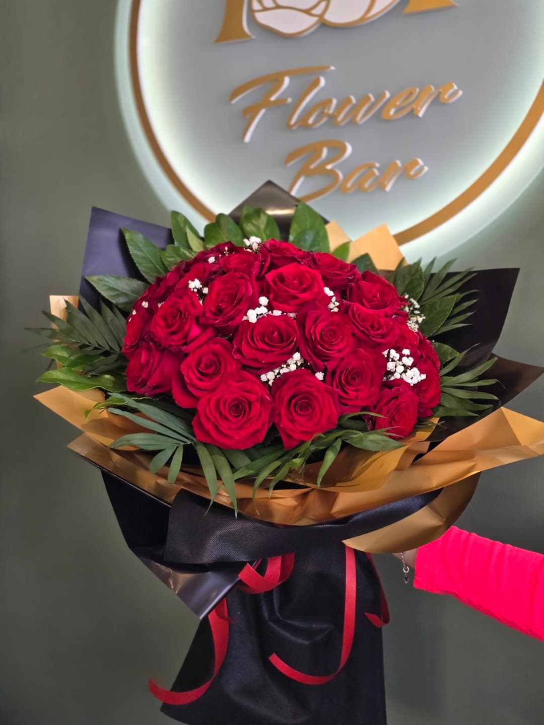 Букет от 25 червени рози - изображение 1