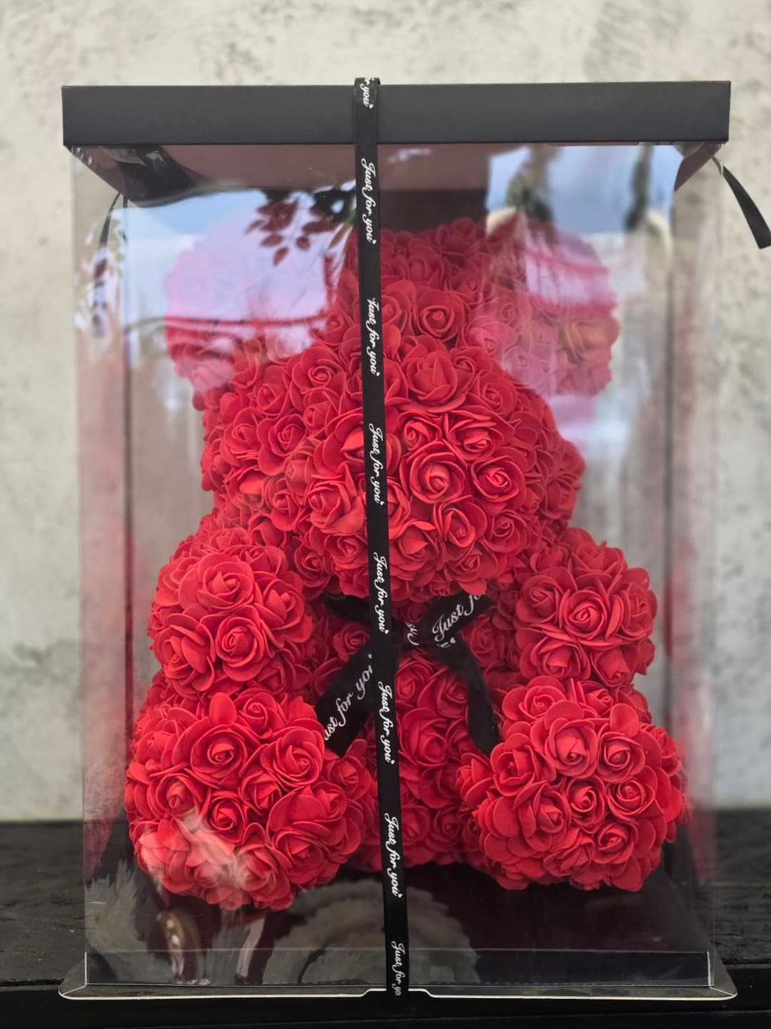 Мече от изкуствени рози - изображение 1