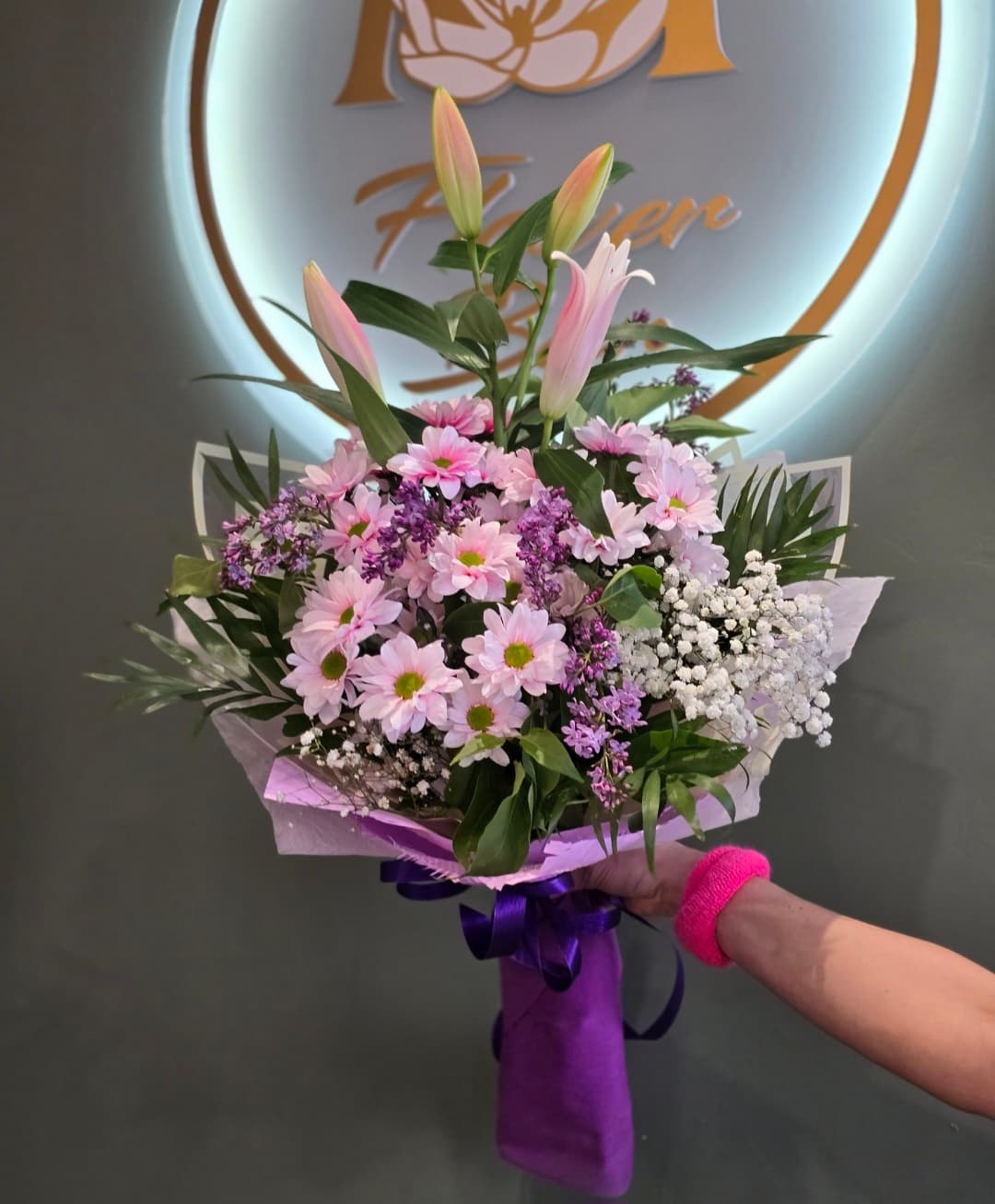 Букет лилиум и хризантеми - изображение 1