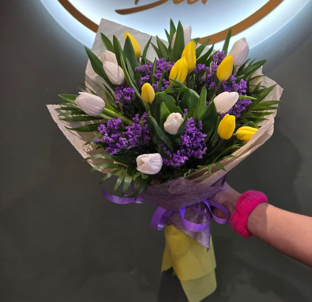 Букет от 15 свежи лалета